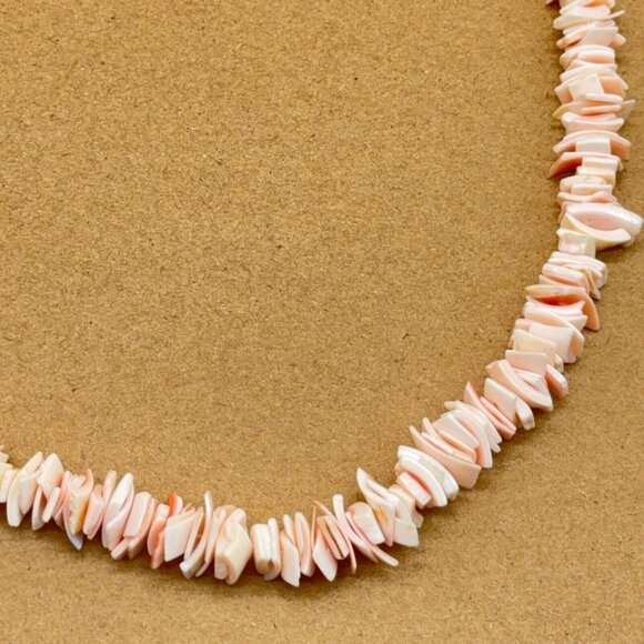 Vtg Shell Chip Necklace Collar Light Pink Tone Barrel Closure NWT Disney 17-1/2" - Picture 3 of 7